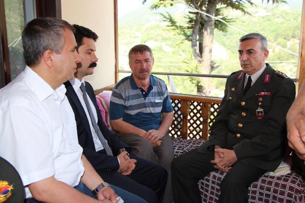 Şemdinli'de silahlı saldırıya uğrayan Uzman Çavuş şehit oldu (7)