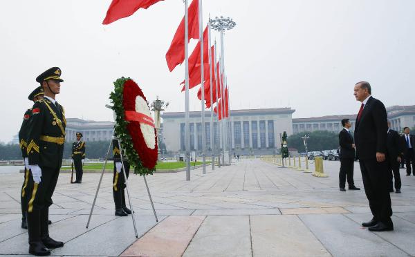 Cumhurbaşkanı Erdoğan Pekin’de Çin Başbakanı Li ile bir araya geldi