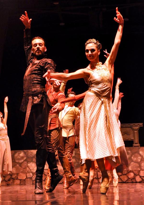 Balenin Hamlet'i Bodrumlu sanatseverlerle buluştu