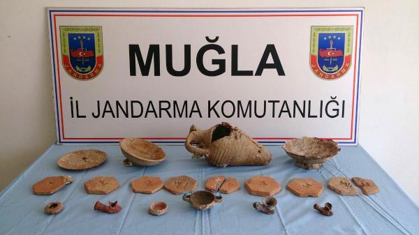Marmaris'te 19 parça tarihi eser ele geçirildi