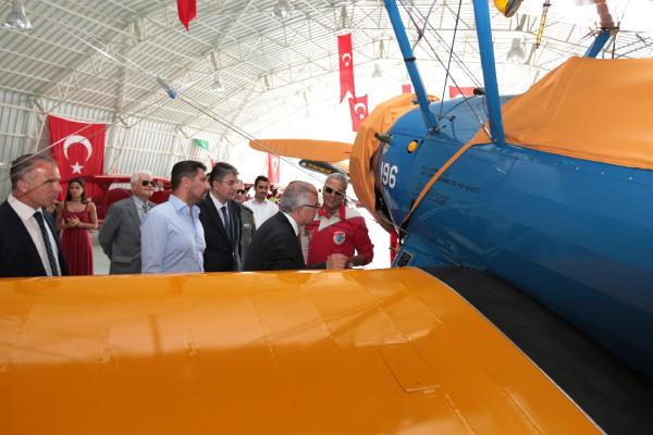 Vali Tuna, Sivrihisar Uluslararası Sportif Havacılık Merkezi'ni ziyaret etti