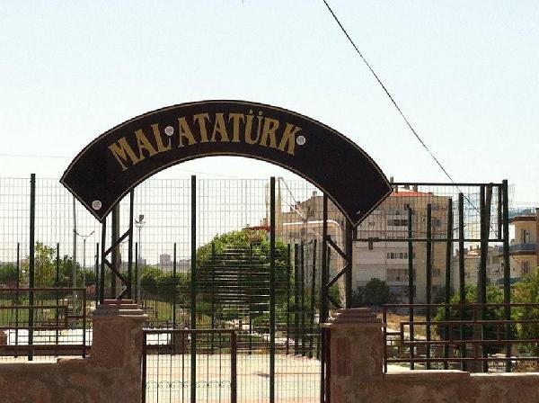 Menemen'de Ata'ya büyük saygısızlık