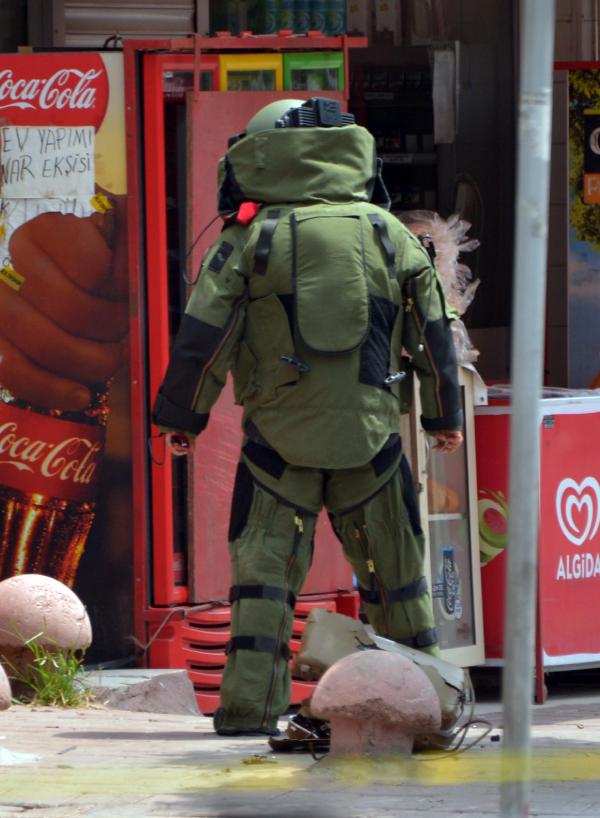 Meraklı vatandaşları bomba ihtimali de korkutmadı