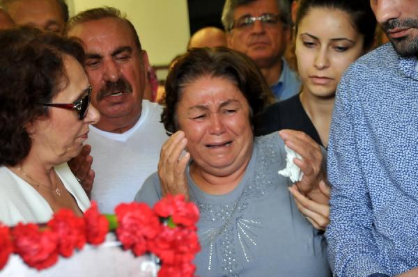 Yalova’da denizde boğulan genç doktor için ağlatan tören