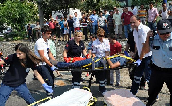 Turgutlu'da zincirleme kaza: 4 yaralı