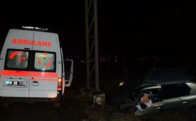 Direğe çarpan otomobilin sürücüsü öldü