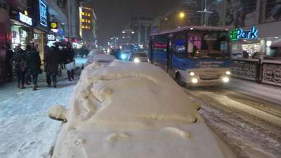 Van'da akşam saatlerinde kar yağışı etkili oldu