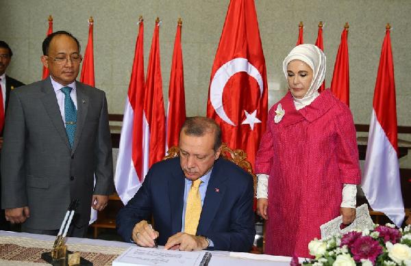 Erdoğan: “Bizim tek derdimiz var: İslam, İslam İslam”