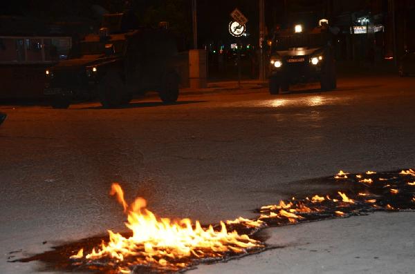 Doğubayazıt’ta yol kapatan göstericilere müdahele