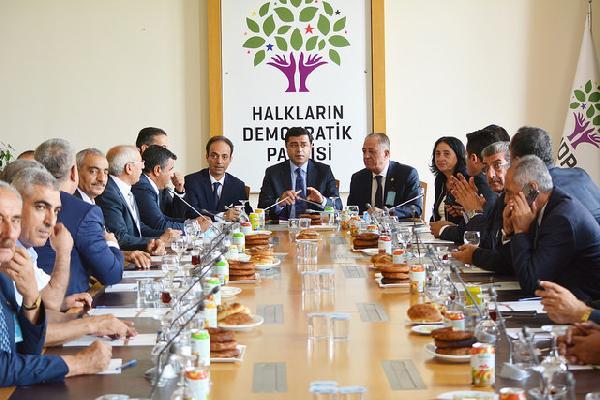 Demirtaş: Lives are being lost... We should stop this