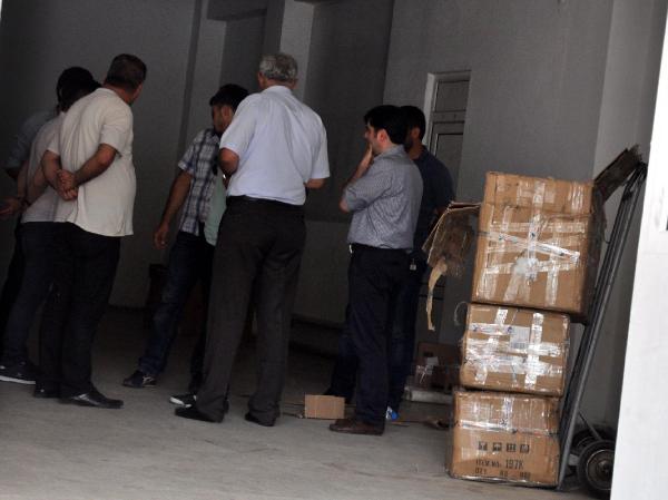 Bomba ihbarı yapılan kolilerden kozmetik ürün çıktı