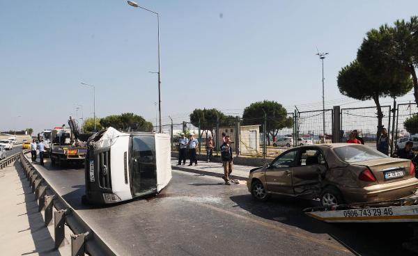 Zeytinburnu’nda sahil yolunda kaza: 1 ölü 2 yaralı