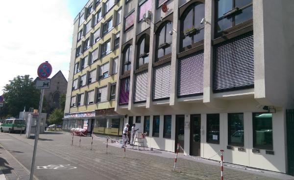 Nürnberg Başkonsolosluk binasına kırmızı boyalı saldırı