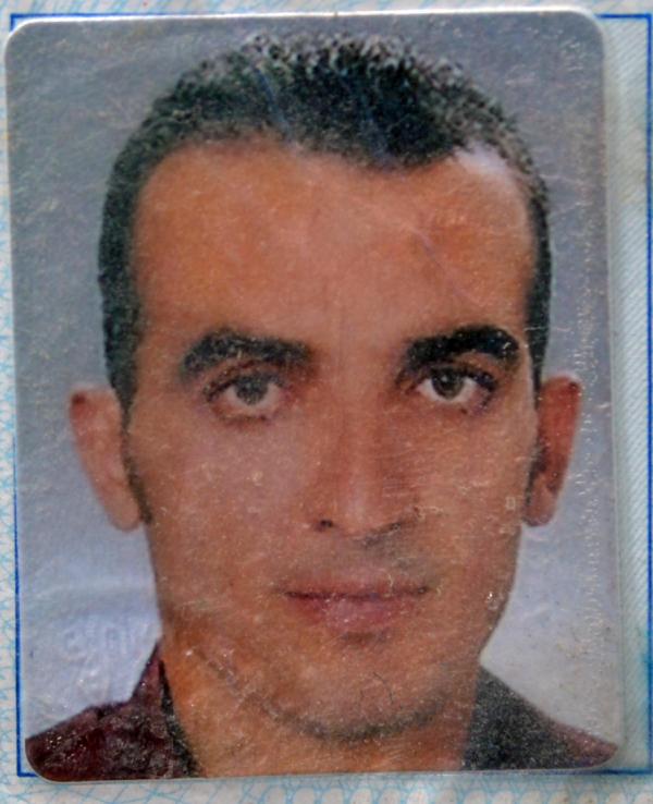 Aşağıya bakarken 13 katlı binadan düştü