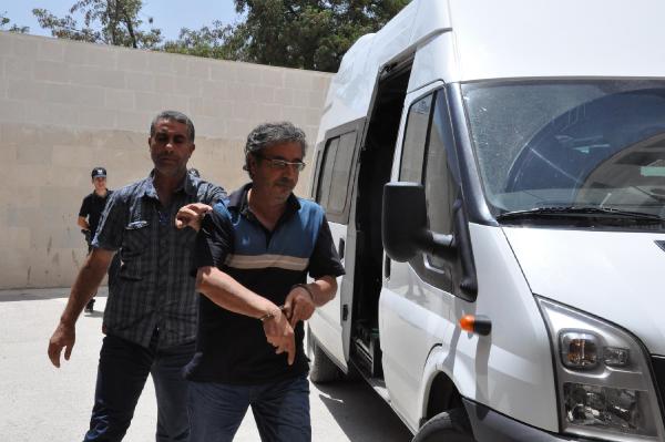 Elazığ'da eski BDP ile DBP il başkanları tutuklandı