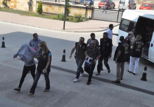 Uşak'ta fuhuş operasyonuna 7 gözaltı