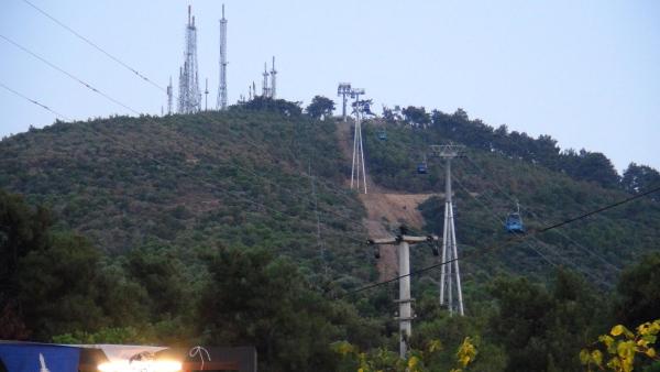 Teleferik açıldığı gün arıza yaptı, vatandaşlar havada mahsur kaldı