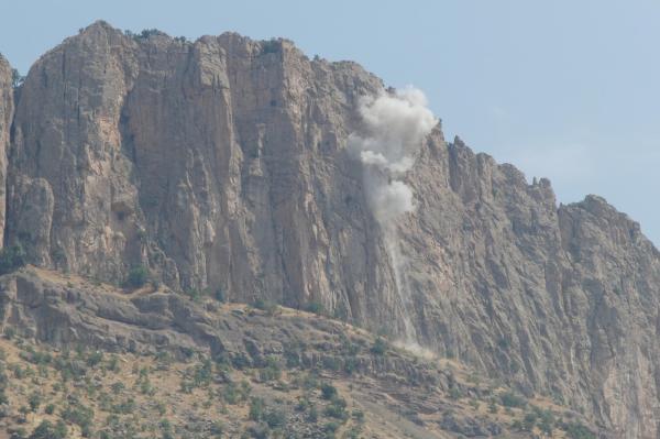 Derecik'te Jandarma bölüğüne PKK'dan havanlı saldırı