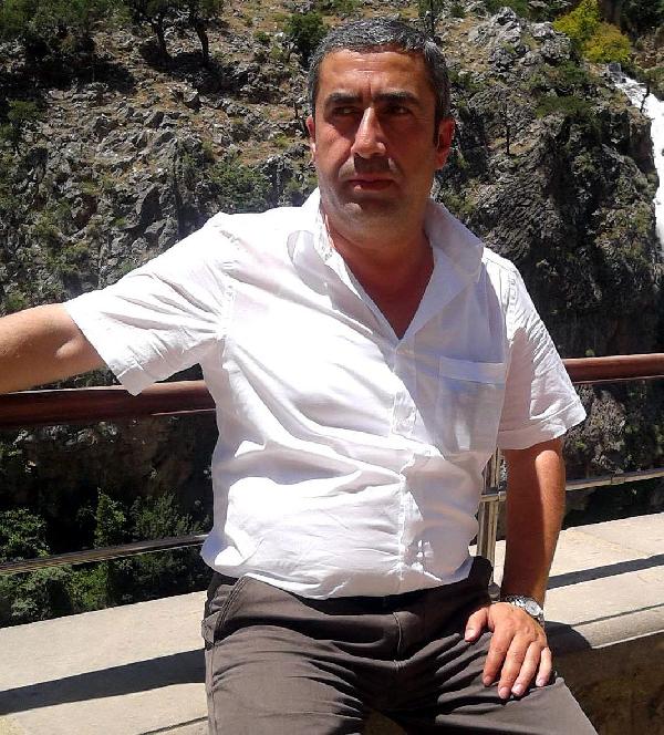 Kamyonete arkadan çarpan otomobilde 3 ölü