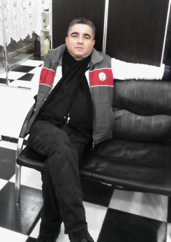 Taksicinin boğazını kesip, parasını gasp ettiler