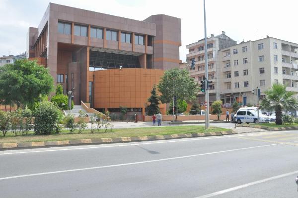 Trabzon'da Merkez Bankası yakınında şüpheli kutu paniği
