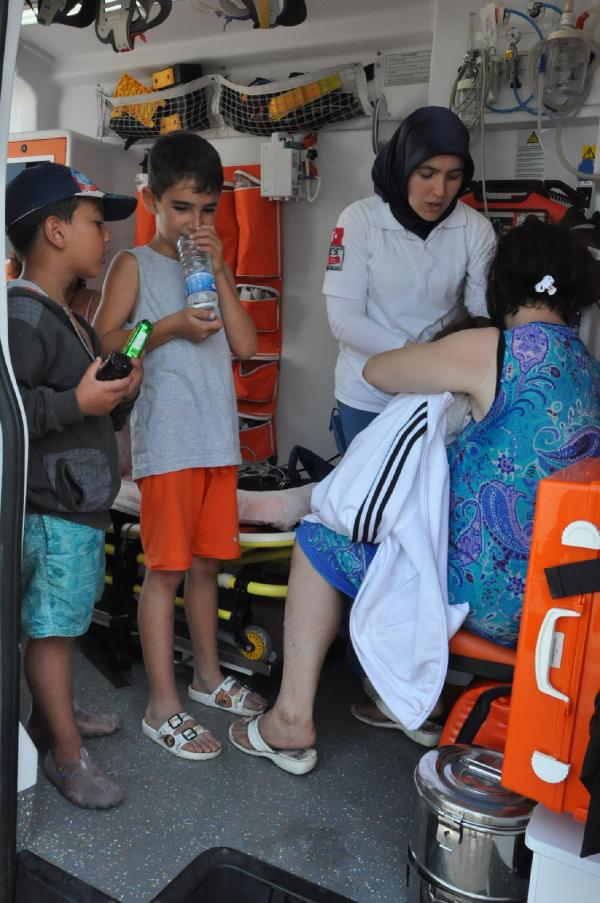 Bartın'da koyda mahsur kalan 14 kişi kurtarıldı