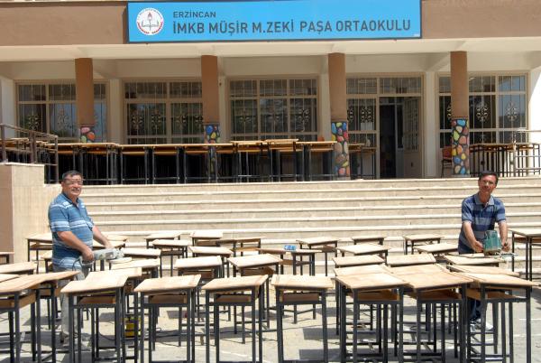Müdür, yardımcısı ve 2 görevli ile 1000 sırayı zımparaladı