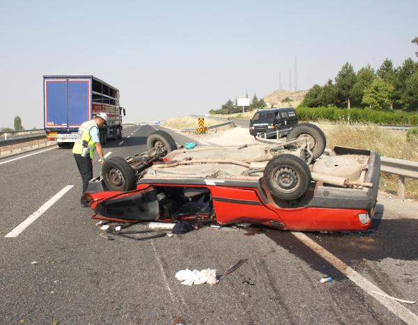 Ters dönen otomobilde 1 ölü,7 yaralı