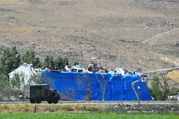 PKK, 2 ton bomba yüklü traktörle karakola saldırdı: 2 şehit, 31 yaralı (5)