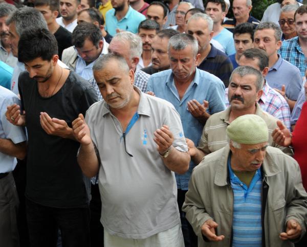 Giresun'da denizde boğulan iki kardeş toprağa verildi