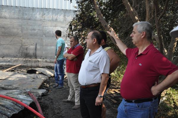 Söke'de hurda kağıt deposunda korkutan yangın