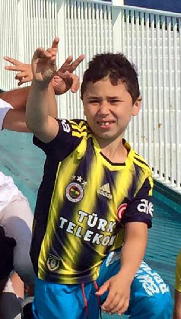8 yaşındaki Şevket, nişanda maganda kurbanı oldu