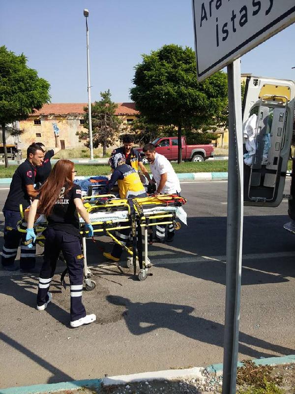 Hasta almaya giden ambulansın çarptığı bisikletli öldü