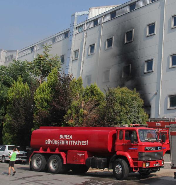Bursa'da kumaş fabrikasında korkutan yangın