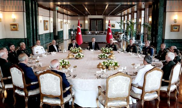 YAŞ üyeleri, Cumhurbaşkanı Külliyesi'ndeki öğle yemeğine katıldı