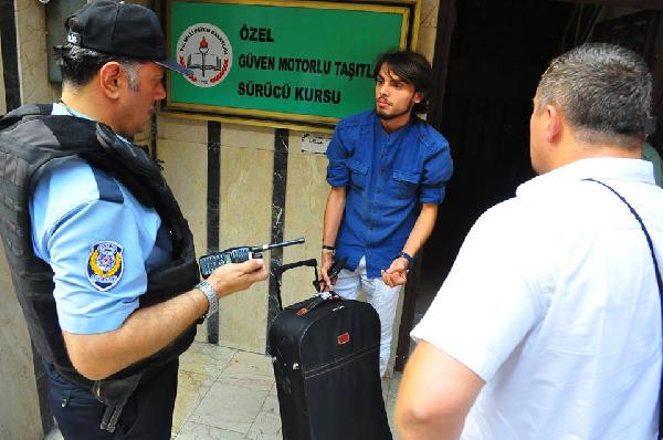 Sahipsiz bavul üniversite öğrencisinin çıktı