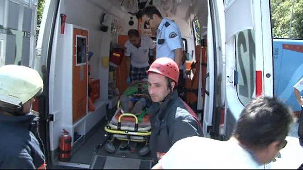 Beykoz'da halk otobüsü devrildi: 10 yaralı (1)