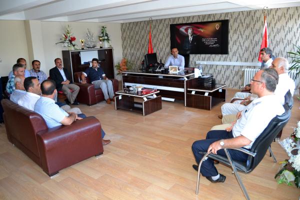 Muhtarlardan Ahlat Emniyet Müdürlüğü'ne 'Geçmiş olsun' ziyareti