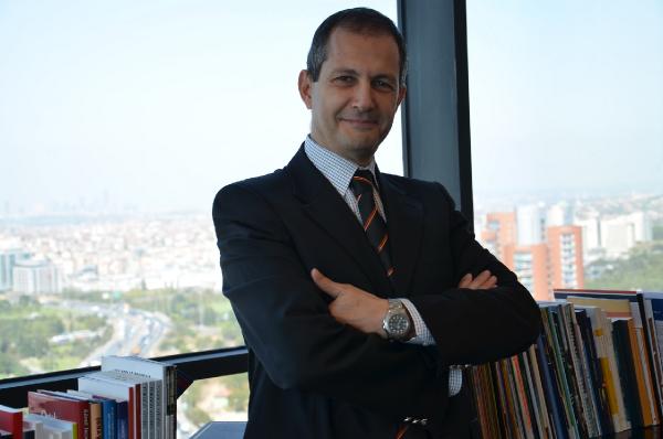 Anadolu Vakfı’ndan başarılı gençlere burs desteği