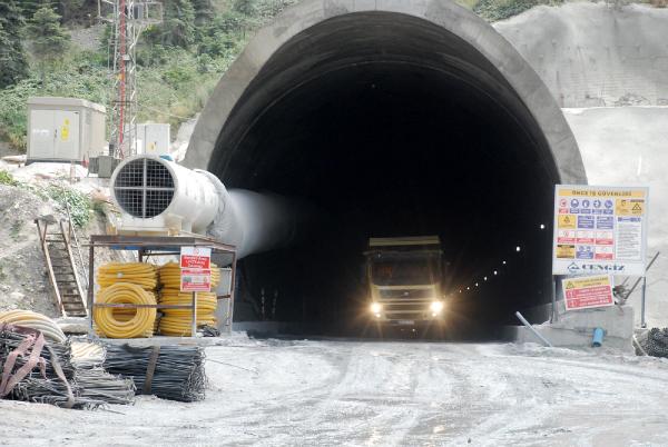 Ilgaz Tüneli Nisan 2016'da açılacak