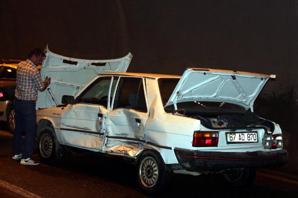 Tünelde 2 otomobil çarpıştı: 1 yaralı