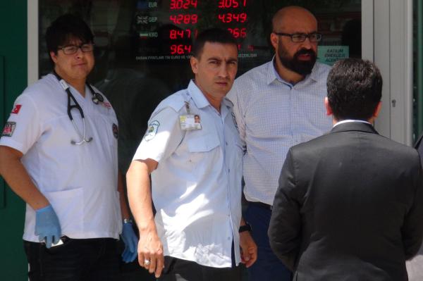 Konya’da silahlı banka soygun girişimini, güvenlik görevlisi engelledi