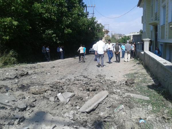 Gevaş'ta askeri araca mayınlı saldırı