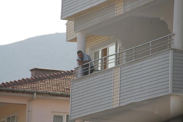 Hakkında yakalama kararı olan şahıs polise 4 saat direndi