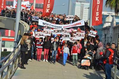 İzmir'de belediye otobüs şoförlerine saldırılara tepki yürüyüşü