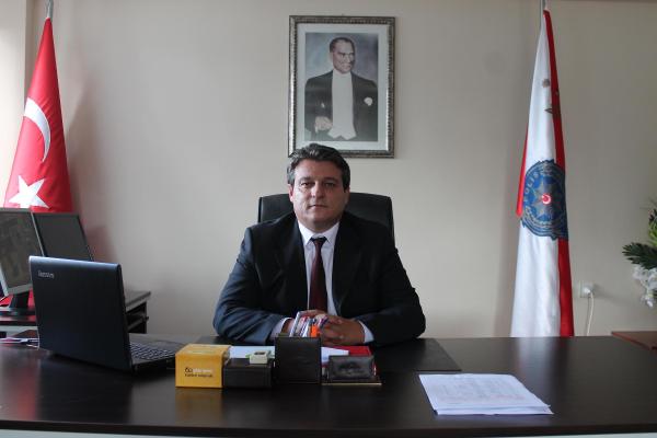 Dikili İlçe Emniyet Müdürü Yezek, tıraş olurken kalp krizi geçirdi