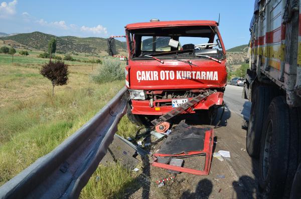 TIR ile kurtarıcı çarpıştı: 1 ölü