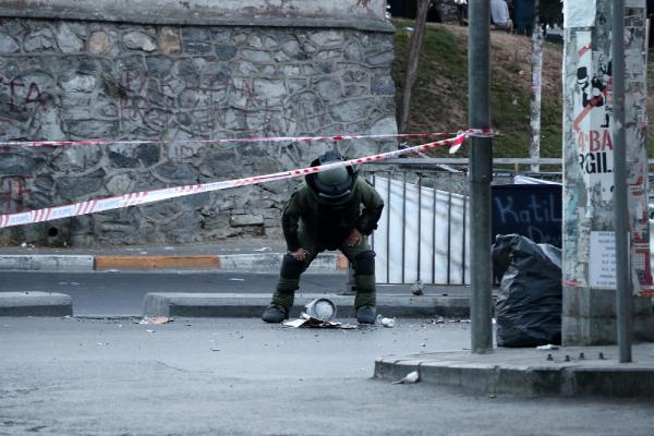 Şüpheli paketten parça tesirli bomba çıktı
