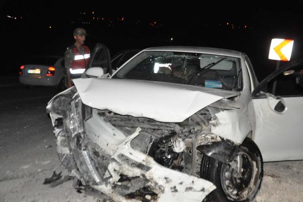 Adıyaman'da otomobil şarampole devrildi: 4 yaralı