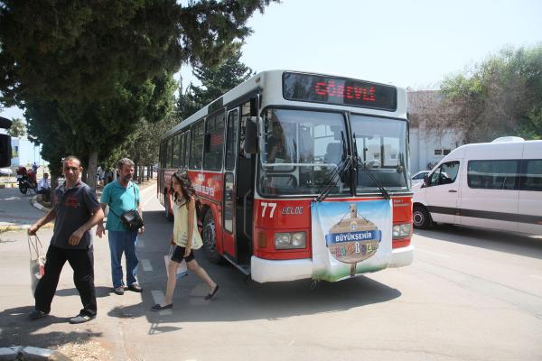 Adana'ya gelen üniversitelilere sıcak tesellisi